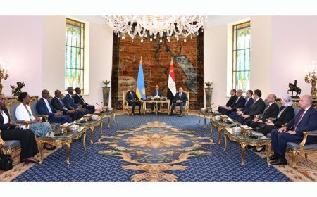 الرئيس عبد الفتاح السيسي يستقبل رئيس جمهورية رواندا بقصر الاتحادية