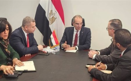 وزير الاتصالات يجتمع مع مسؤولي شركات أمريكية كبرى لجذبهم إلى السوق المصري