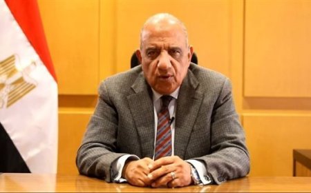 وزير الكهرباء يشهد مراسم تحريك وعاء ضغط المفاعل الأول لمحطة الضبعة النووية من مدينة بطرسبرغ متجها إلى مصر