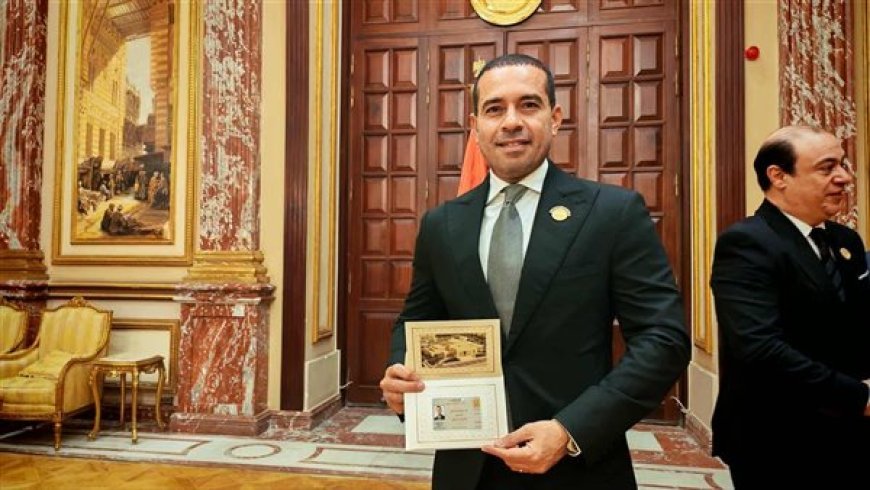 النائب محمد زكى يتسلم كارنيه عضوية مجلس الشيوخ 2025