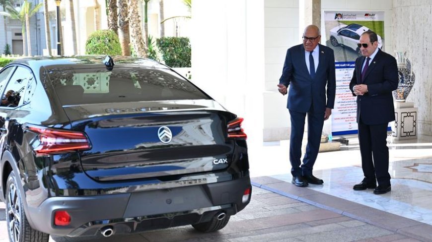 الرئيس عبد الفتاح السيسي يجتمع برئيس مجلس إدارة الهيئة العربية للتصنيع