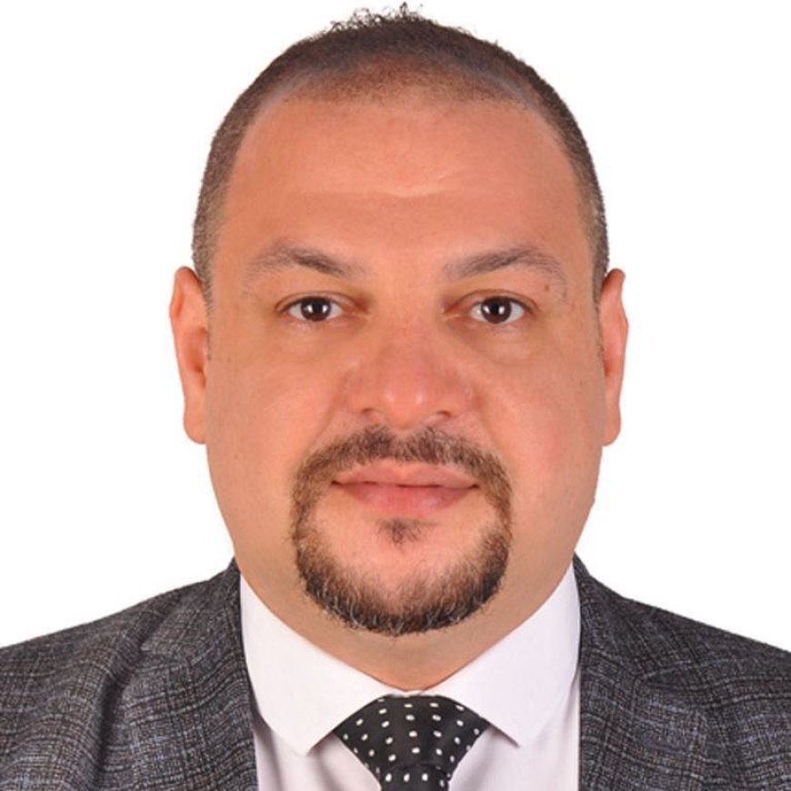 "المهندس وليد عبدالمقصود عضو الهيئة العليا بـ«تحيا مصر» وخبير أمن المعلومات والذكاء الاصطناعي يهنئ أعضاء مجلس الشيوخ باستلام عضوية المجلس"